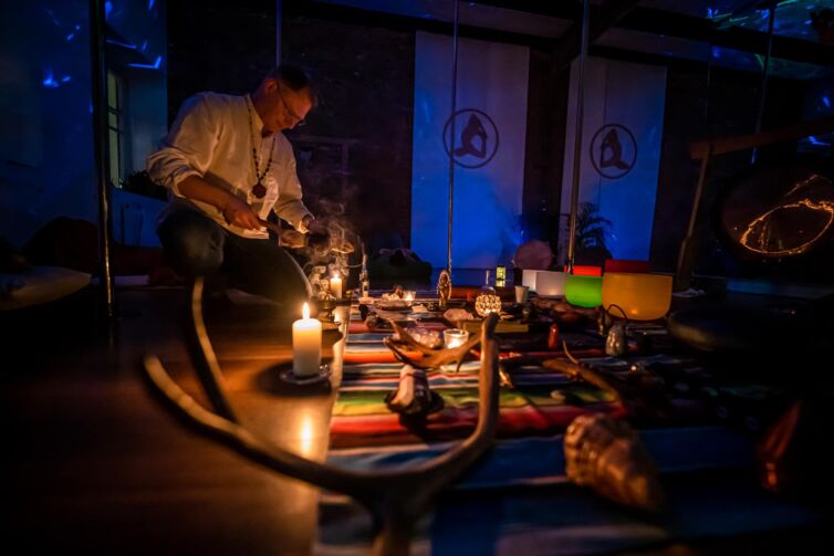 KONCERT GONGÓW, MIS KRYSZTAŁOWYCH I INSTRUMENTÓW ETNICZNYCH